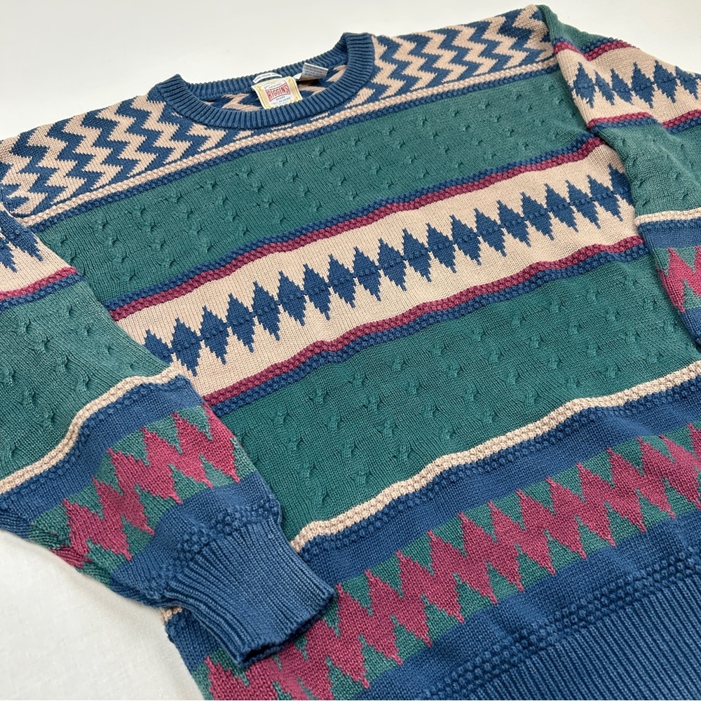1990s Riggins Pattern 3D Knit - Picture 2 of 4
